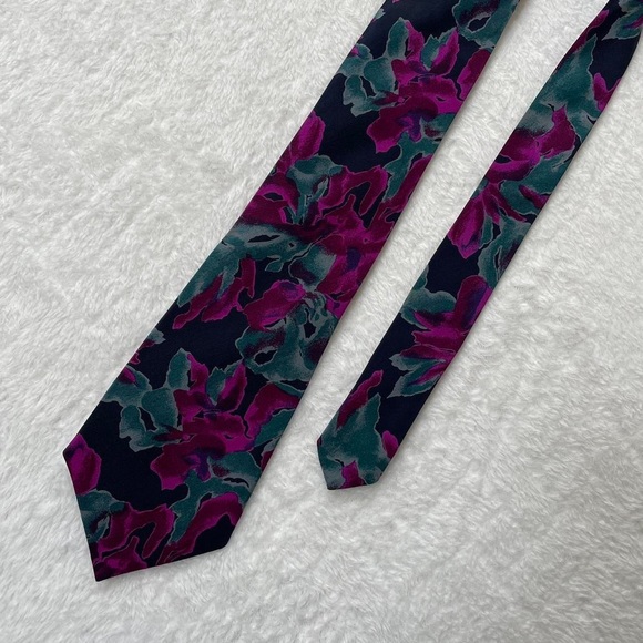 Mens Liberty Floral Tie 100% Silk Navy & Purple. - Picture 2 of 7